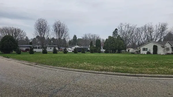 Lt2 Garrison DR, Lake Geneva, WI 53147