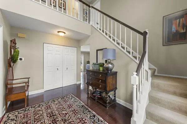 2356 Richmond DR, Wheaton, IL 60189