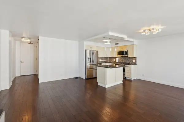 400 E Randolph ST #2327, Chicago, IL 60601