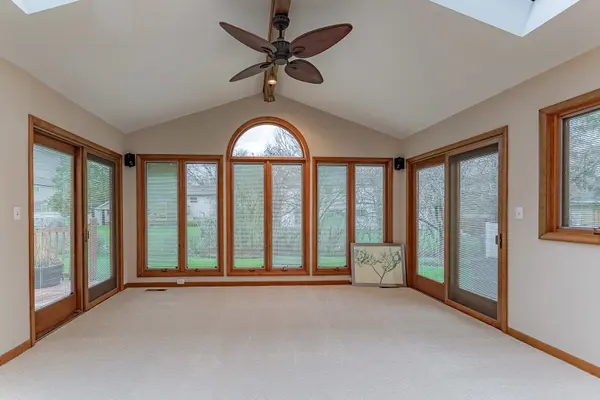 544 NORTHAMPTON CIR, Elk Grove Village, IL 60007