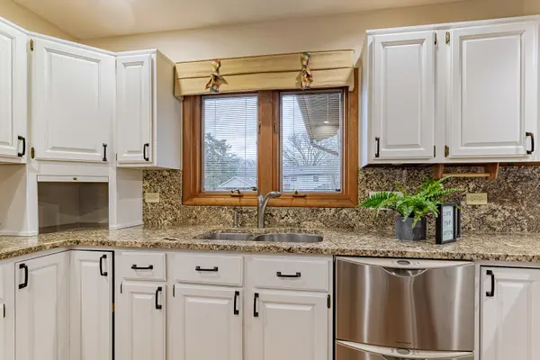 544 NORTHAMPTON CIR, Elk Grove Village, IL 60007