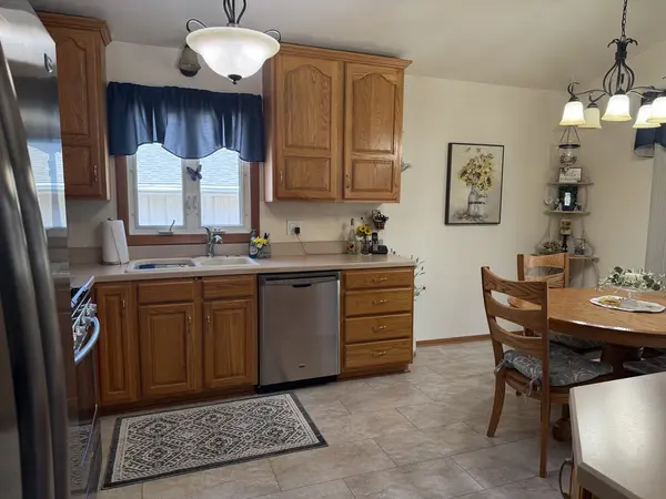 2822 Norway Pine RD, Rockford, IL 61109