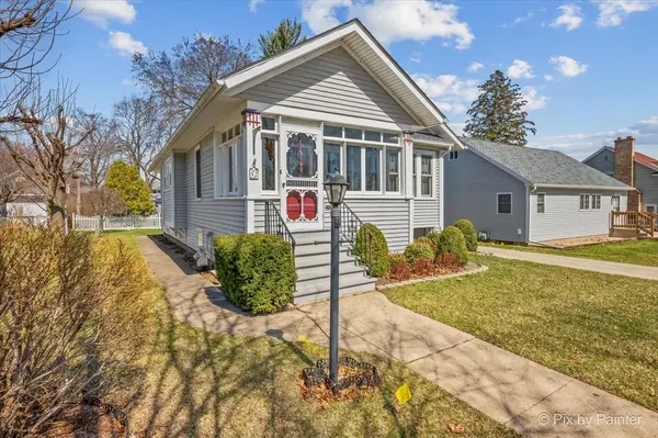 92 Hawley AVE, West Dundee, IL 60118