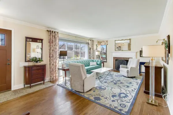 202 N Chester AVE, Park Ridge, IL 60068