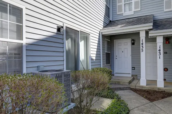 1435 Orleans DR, Mundelein, IL 60060