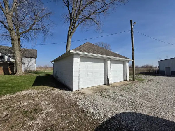 1468 E 22nd RD, Streator, IL 61364