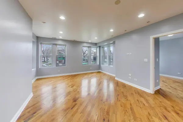 4743 W Roscoe ST #1, Chicago, IL 60641
