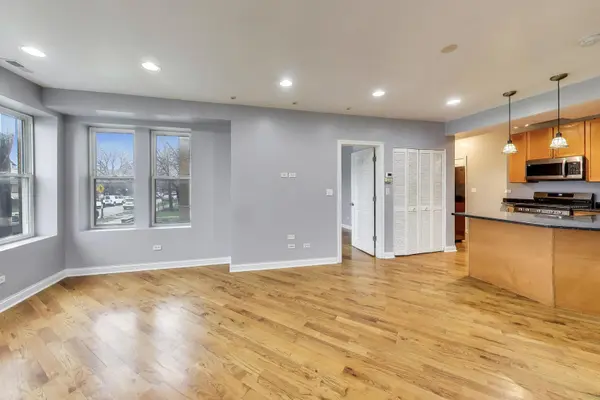 4743 W Roscoe ST #1, Chicago, IL 60641