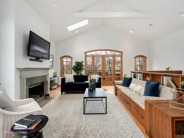 816 W Oakdale AVE #3, Chicago, IL 60657