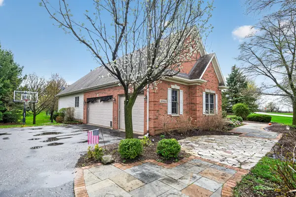 19N055 Woodview Pkwy, Hampshire, IL 60140