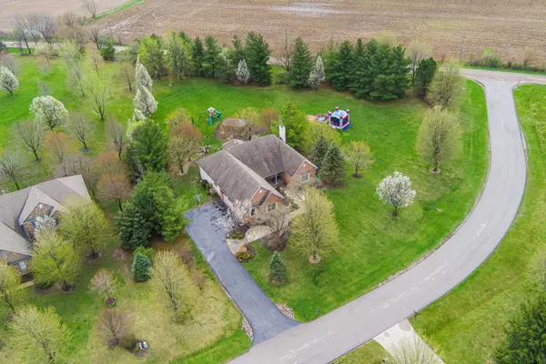 19N055 Woodview Pkwy, Hampshire, IL 60140