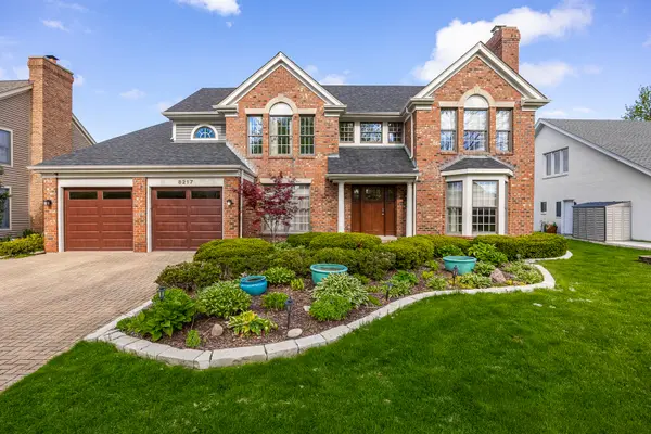8217 Pine Bluff CT, Darien, IL 60561