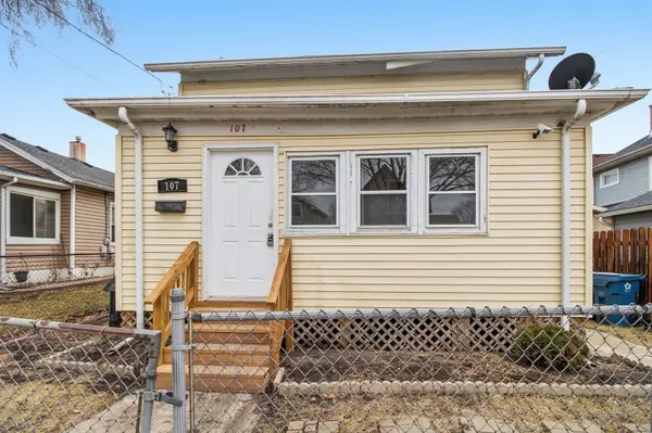 107 N State ST, Aurora, IL 60505
