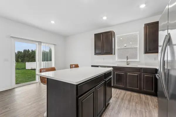 307 Andrew DR, Yorkville, IL 60560