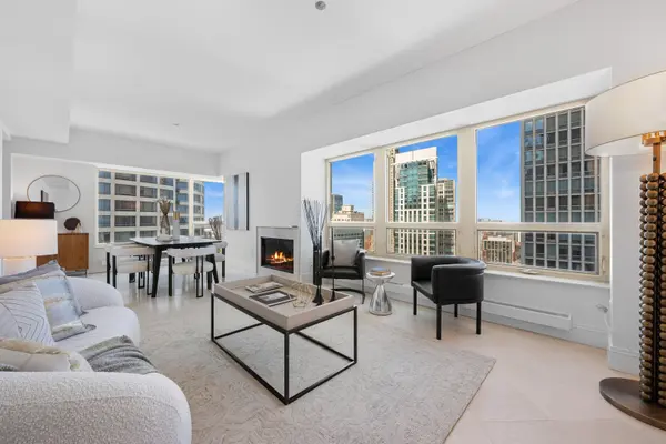 800 N MICHIGAN AVE #3203, Chicago, IL 60611