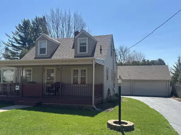 909 E 4th ST, Belvidere, IL 61008