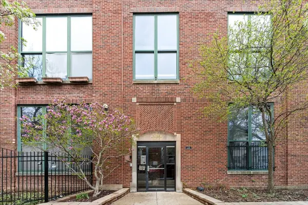 2650 W BELDEN AVE #215, Chicago, IL 60647