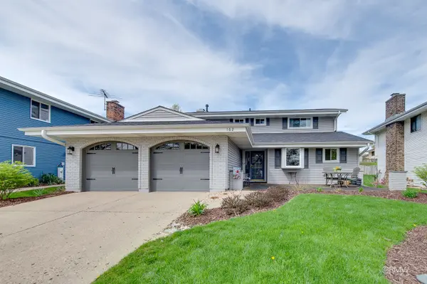 162 Braintree DR, Bloomingdale, IL 60108
