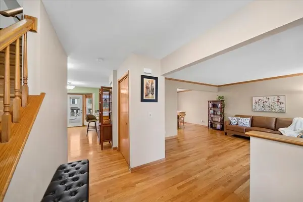 3195 Village Green DR, Aurora, IL 60504