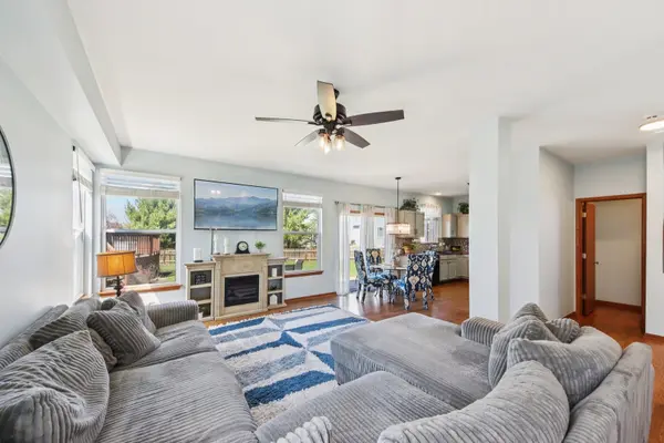 39222 N Ogden LN, Beach Park, IL 60083