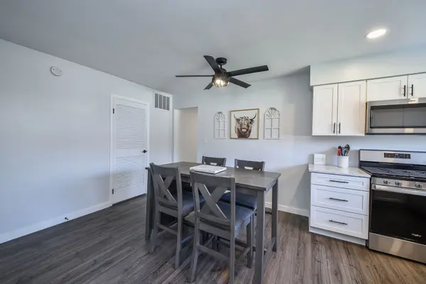 327 S Jackson ST, Batavia, IL 60510
