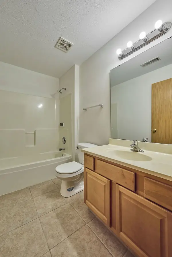 962 Arvle CIR #962, Sycamore, IL 60178