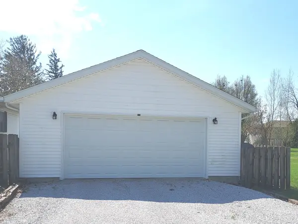 604 S Locust ST, Arcola, IL 61910