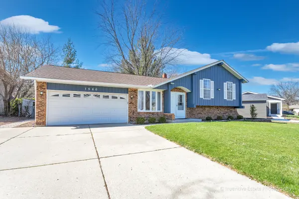1560 Sheffield DR, Elgin, IL 60123