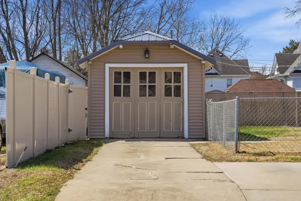 324 E 2nd ST, Dixon, IL 61021