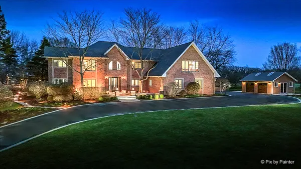 8 Moate LN, Barrington Hills, IL 60010