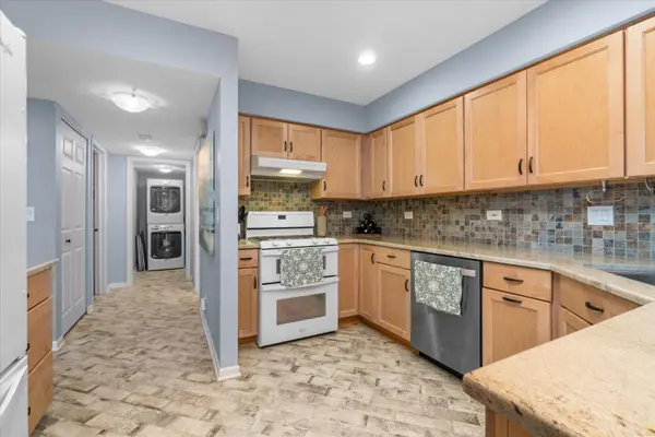 1385 Spencer LN, Batavia, IL 60510