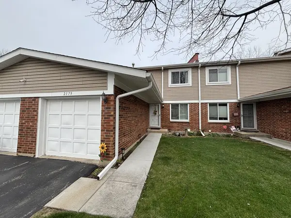 2179 N Queensburg LN, Palatine, IL 60074