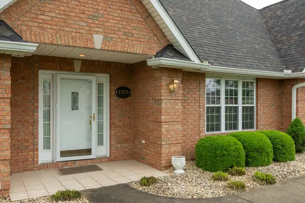 1705 Josephine LN, Marion, IL 62959