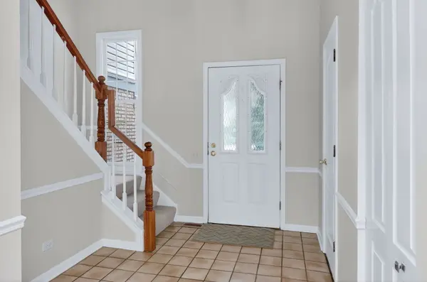1723 Napoleon DR, Naperville, IL 60565