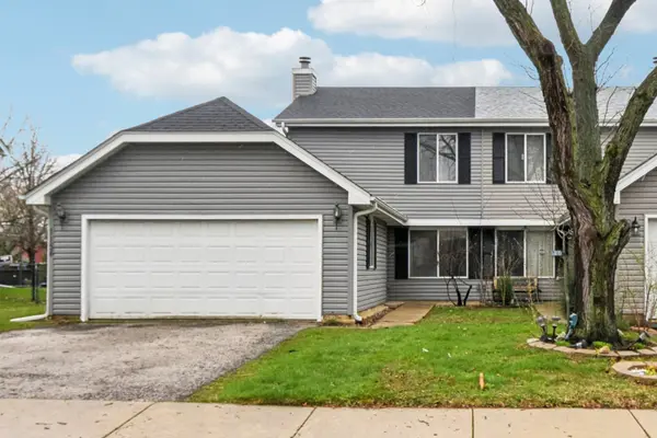 1154 Brunswick LN, Aurora, IL 60504