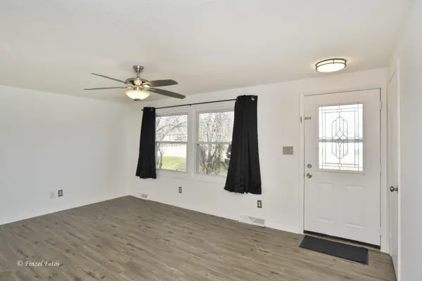 2411 W Lincoln RD, Mchenry, IL 60051