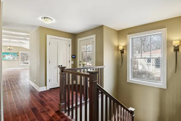 635 Signal Hill RD, North Barrington, IL 60010