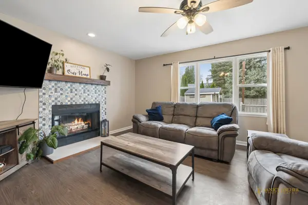 521 S Sheridan RD, Lakemoor, IL 60051