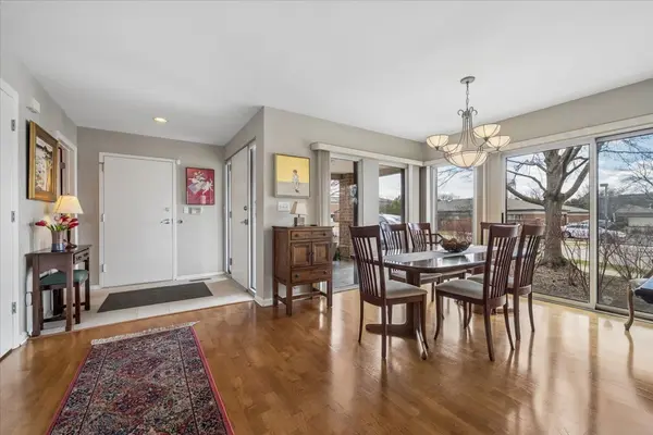 421 Milford RD, Deerfield, IL 60015