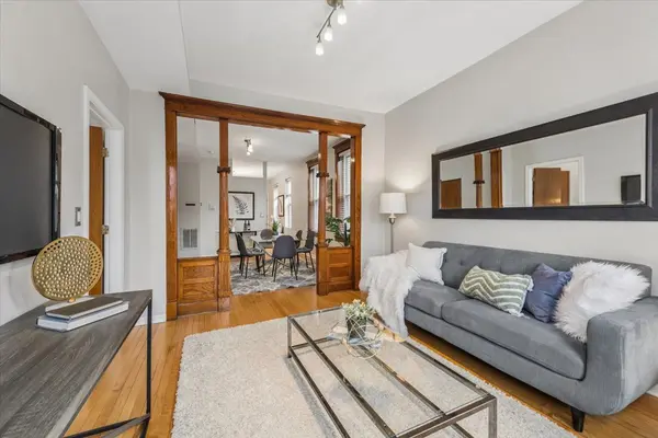 1537 W Augusta BLVD #2F, Chicago, IL 60642