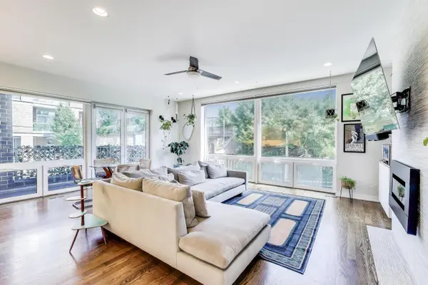1800 N California AVE #1E, Chicago, IL 60647