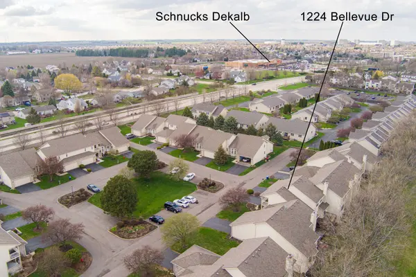 1224 Bellevue DR, Dekalb, IL 60115