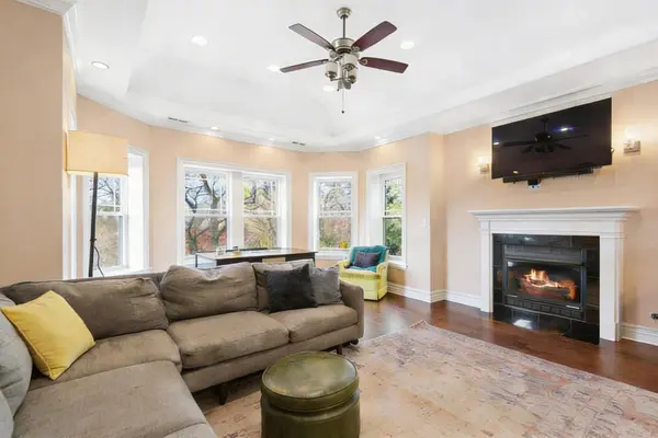 1625 W Catalpa AVE #3, Chicago, IL 60640