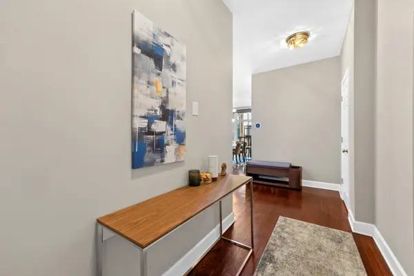 2700 W BELMONT AVE #402, Chicago, IL 60618