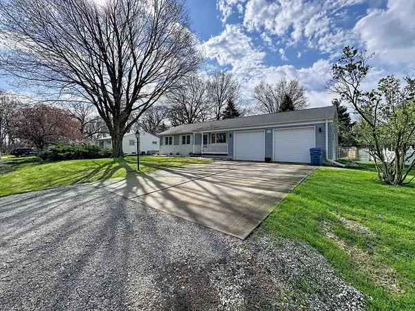 1312 32nd Avenue CT, East Moline, IL 61244