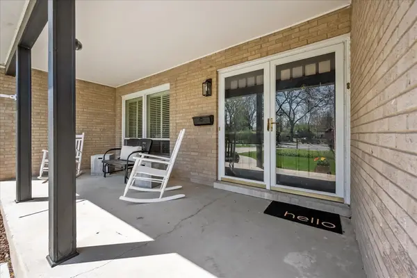 943 Marvell LN, Highland Park, IL 60035