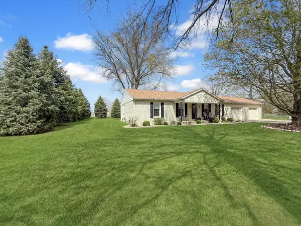 107 W Third ST, Broadlands, IL 61816
