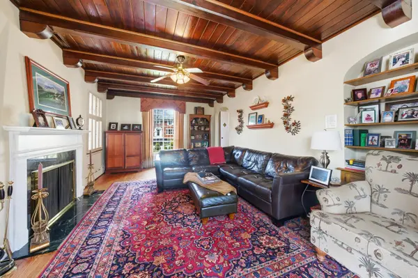 9011 S Leavitt ST, Chicago, IL 60643