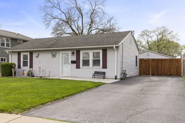 1711 Hosmer LN, Crest Hill, IL 60403