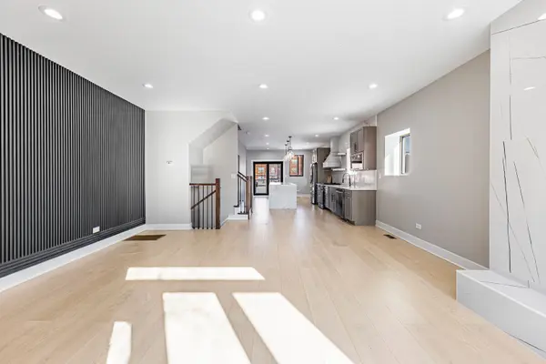3530 W Van Buren ST, Chicago, IL 60624